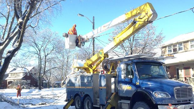 berryonline's tweet photo. Big holiday wknd shoutout to @KWHydro &amp; @CityKitchener crews restoring hydro &amp; removing trees following ice storm! https://t.co/gnqM6xmAa4