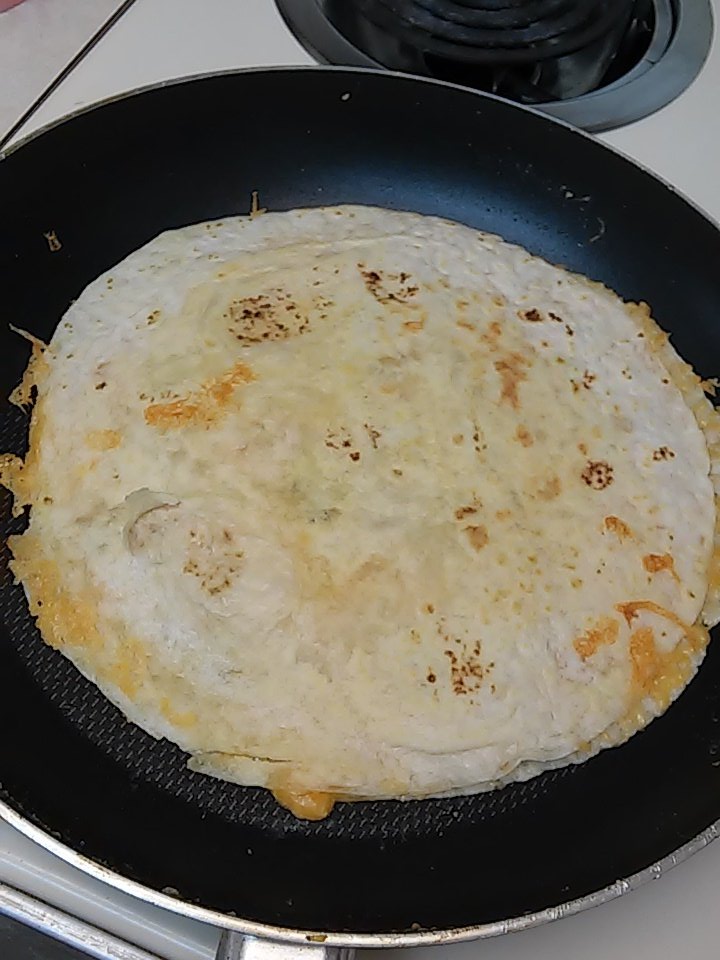 Tanamara_Ka's tweet photo. Skillet quesadilla anyone? #alwayscookingsomething https://t.co/KRkqWqsvg9
