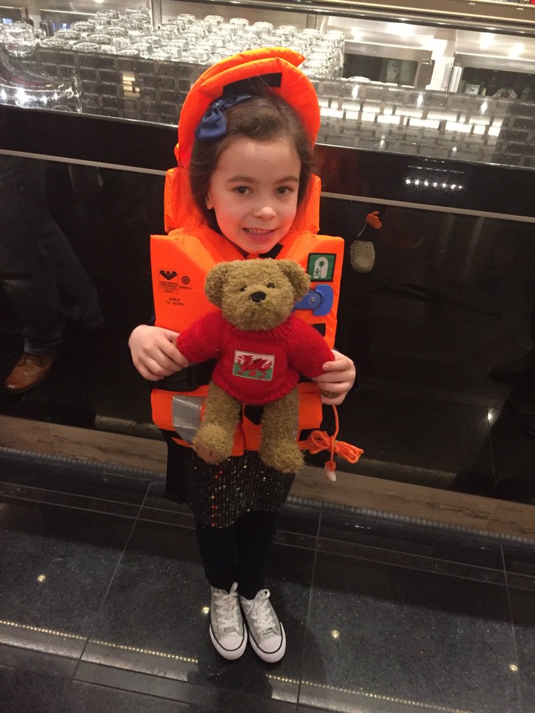 DavidOwen10's tweet photo. Lifeguard drill complete, Lexie and Cariad are ready to go.. @HalfwayYearOne https://t.co/V4Hl8dUpkN