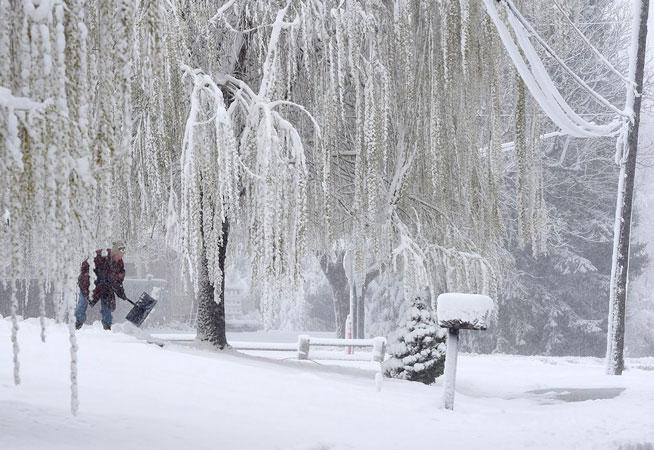 AmCheckDenver's tweet image. Don't get a ticket; get out your gloves and get #shoveling! #springblizzard dpo.st/1T9ovrs
