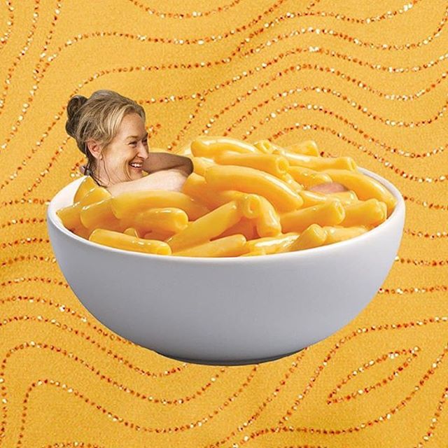 LindenCA's tweet photo. Continuing this week's macaroni inspo with this pic of Meryl Streep courtesy of @tasteofstreep (Insta). #FatFriday https://t.co/I8gsolSOxQ