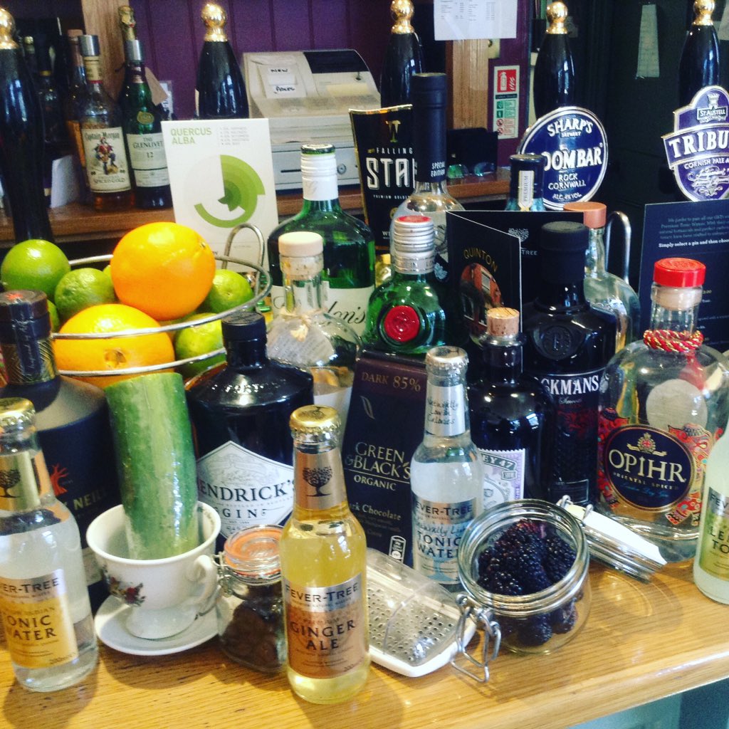 Quinton_House's tweet photo. When the sun comes out, the g&amp;Ts are a favourite #summermood #gin #clifton #hendricks #opihr #tanqueray https://t.co/YJp6xBboxS