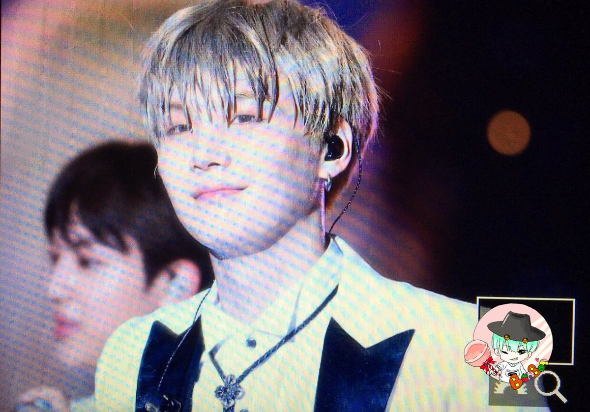 Dwimurkholimahs's tweet photo. 160325 #SUGA #KCEON in Abu Dhabi #λ°©νμλ
λ¨ https://t.co/oeEs9QFMuf"