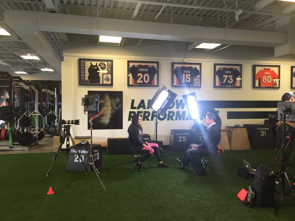 ronaldjkruck's tweet photo. Thank u @LorenLandow &amp; the awesome team @LandowPerform for letting us take over to int @CatZingano @InsideMMAaxstv https://t.co/H2hYbjxxIv