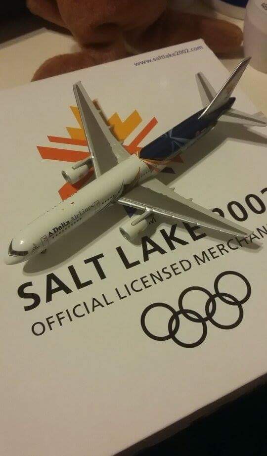 rosieminshall_x's tweet image. Look what came ☺☺ #Delta #757 #Boeing #modelready #collector