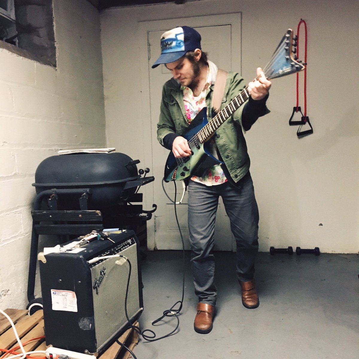 GrowFangs's tweet image. Grillin