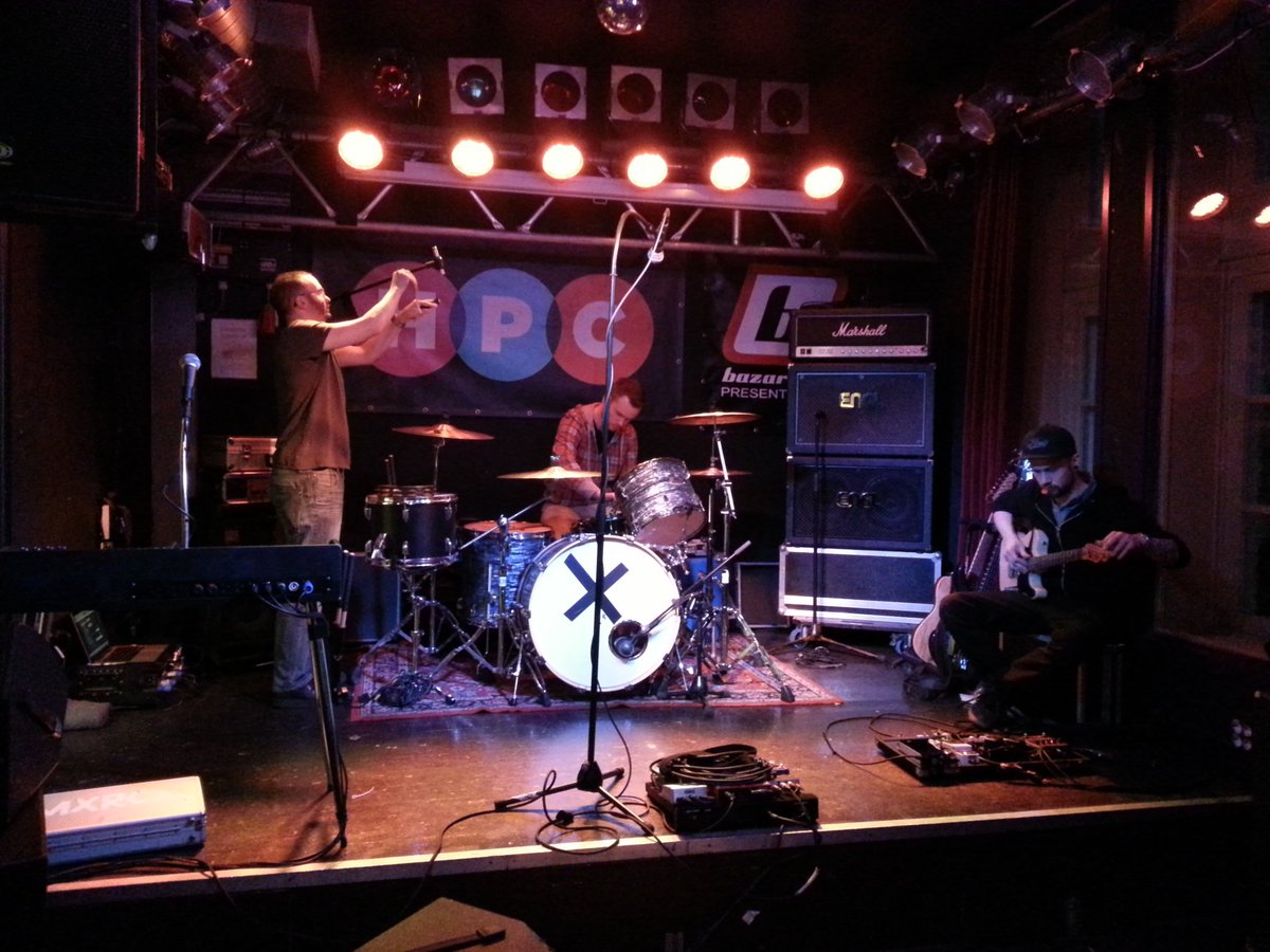 Mxrcxl's tweet image. Bam! Tonight we're gonna rock you tonight! @haagspopcentrum @BazartNL  #Yoeri'snewhaircut #nooitmeerschilderen