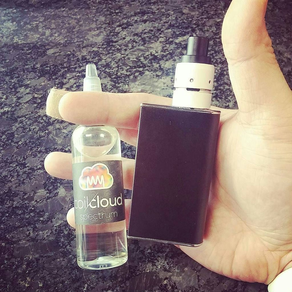 TheVapeKit's tweet photo. Much respect to @panda_vapes has #spectrum on deck today!
@Regrann from @panda_vapes -  #workflow #handcheck #conce… https://t.co/qlb0lckjzU