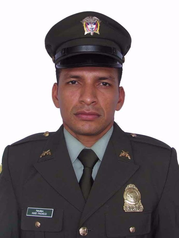 PoliciaColombia's tweet photo. En revuelta indígena en Caloto- #Cauca, fue asesinado un patrullero del ESMAD >> https://t.co/ghK20pnVOt QEPD https://t.co/o3kN57xjYM
