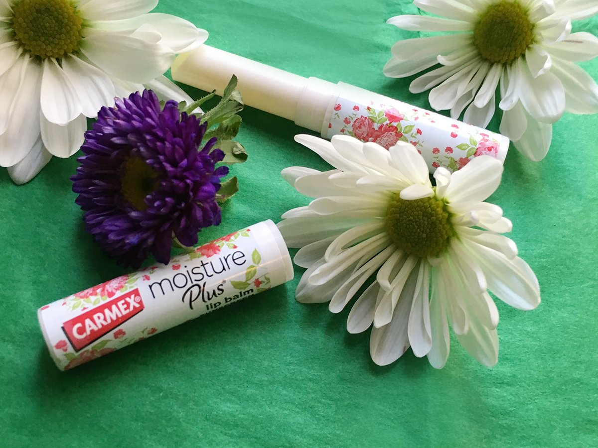 Carmex's tweet photo. Blooming flowers are just around the corner... #Carmex #MoisturePlus #lipbalm https://t.co/Cv7wtvAkdB