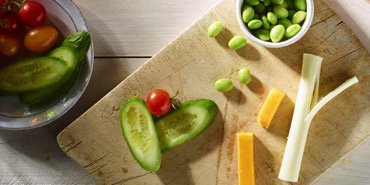 Find out how Sargento Snacks &amp; @heatherbauer_rd help keep your eating habits on track: spr.ly/6014Bgobj #ad
