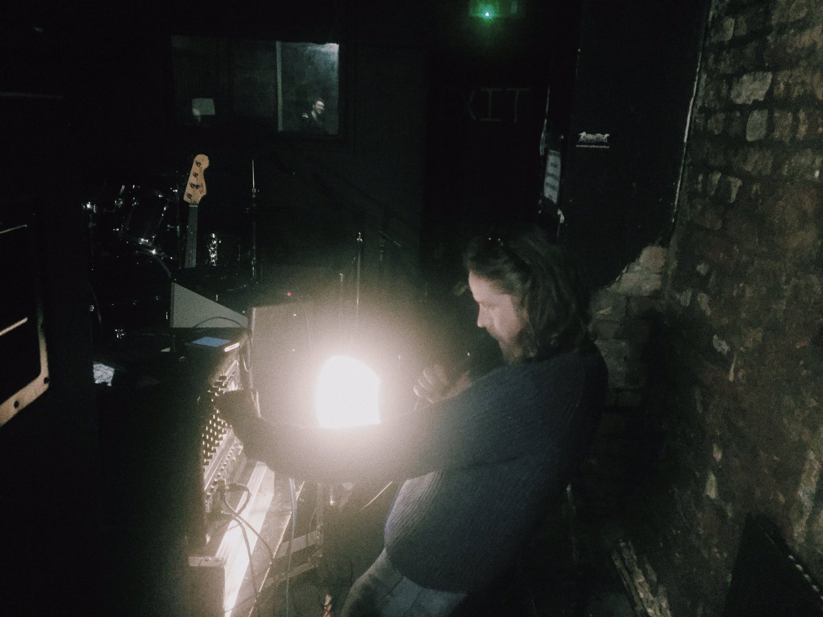 octoberdrift's tweet photo. Francis our sound engineer is mixing this gig whilst holding a lamp so he can see. #multitaskingwizard https://t.co/jiqY7qEAYj