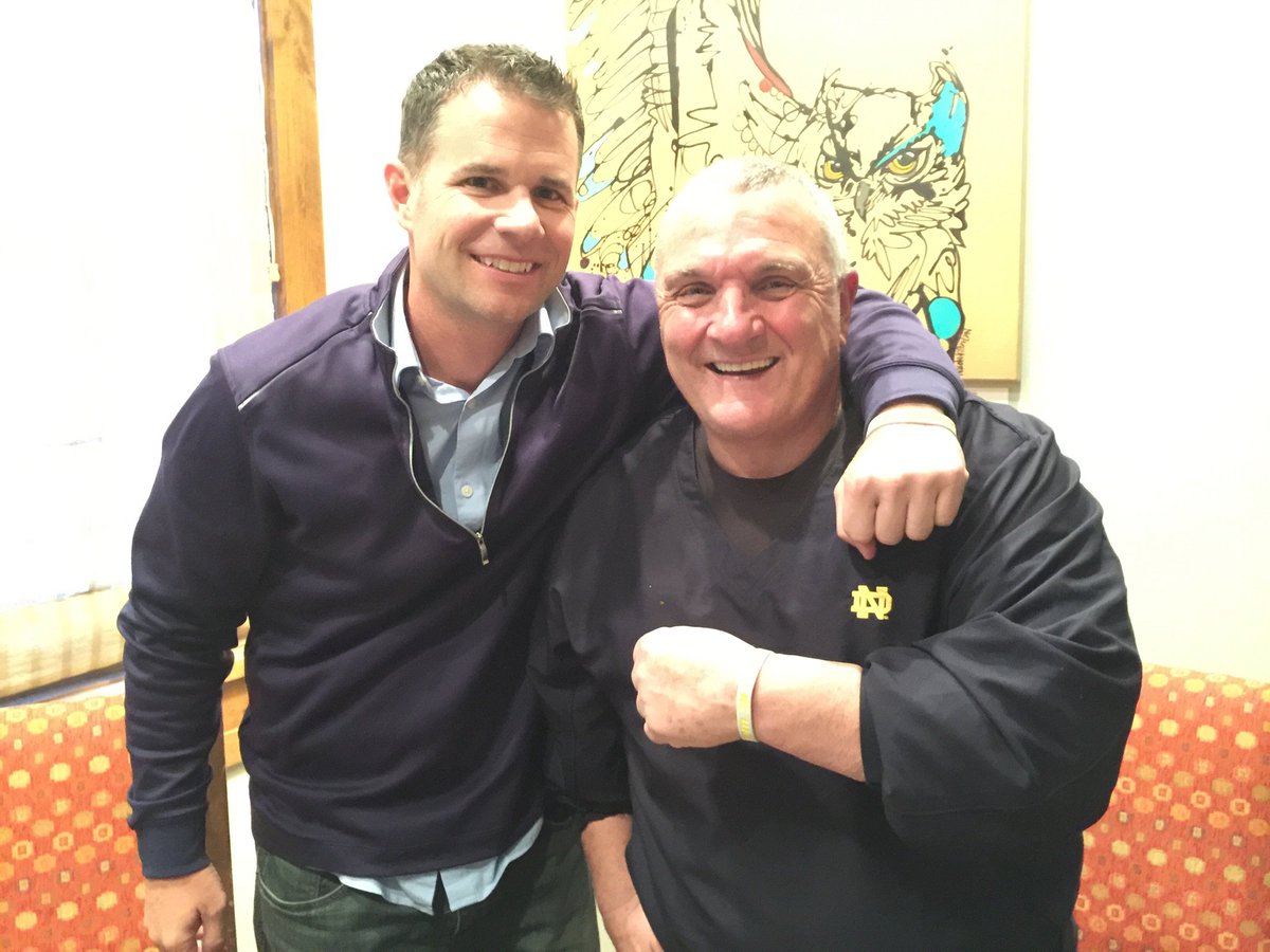 E4Afamily's tweet photo. Look who joined E4A? The great Rudy Ruettiger!
"Don't ever quit." Rudy! Rudy! Rudy!
E4A! 👊👊
Eyes Up-Do the Work https://t.co/DcjI3j5YtV