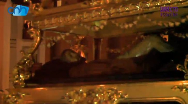 DiarioHuelva's tweet photo. Cortejo fúnebre con Jesús del Santo Entierro #SemanaSantaHuelva #SSenCNH https://t.co/FNeQCk1Jt5