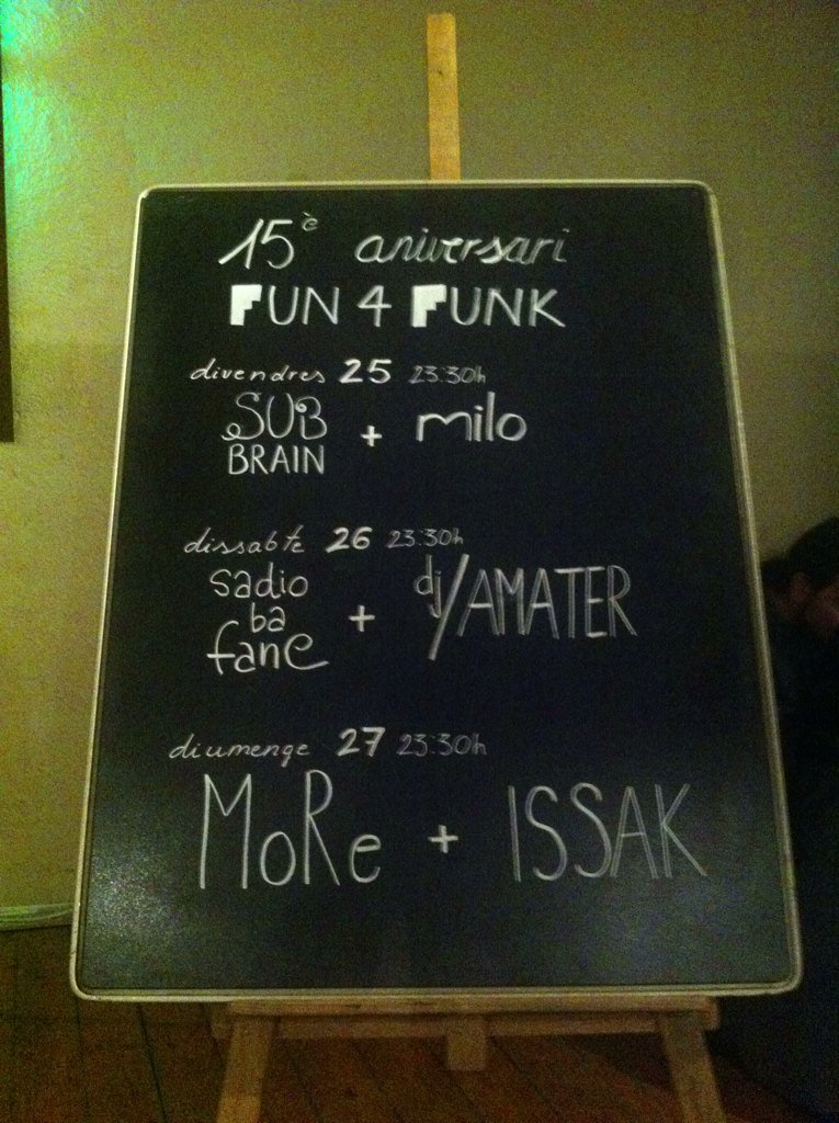 capde's tweet photo. Aquesta nit #saetas #DivendresSant #lafontdelbalç #fun4funk @Milo_dj &amp; #subbrain #electronicmusic https://t.co/CDcxiqIKbV