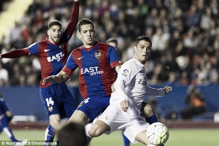 VAVEL's tweet photo. West Brom linked with Levante defender Feddal https://t.co/tPU4S6Ds6n https://t.co/v4gQDqhvzJ