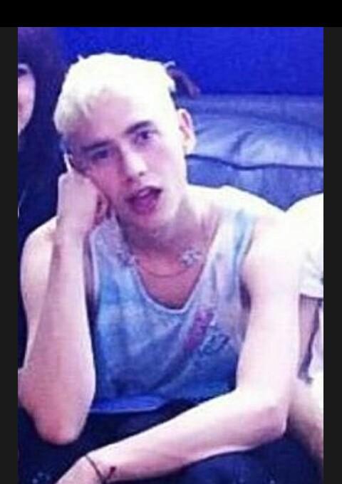 TypicalYearsFan's tweet image. If you're a @yearsandyears fan, these are your 4 phases of dealing with @alexander_olly 's new selfies