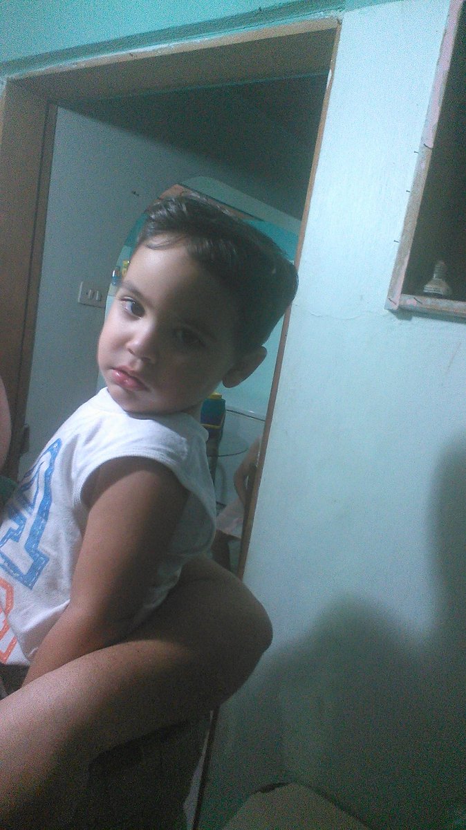 orichia52's tweet photo. @GloriaTrevi Mami Glow #Angelsebastian mi sobrino todavía con su malestar de las yaguitas https://t.co/E6DdHCMKrv