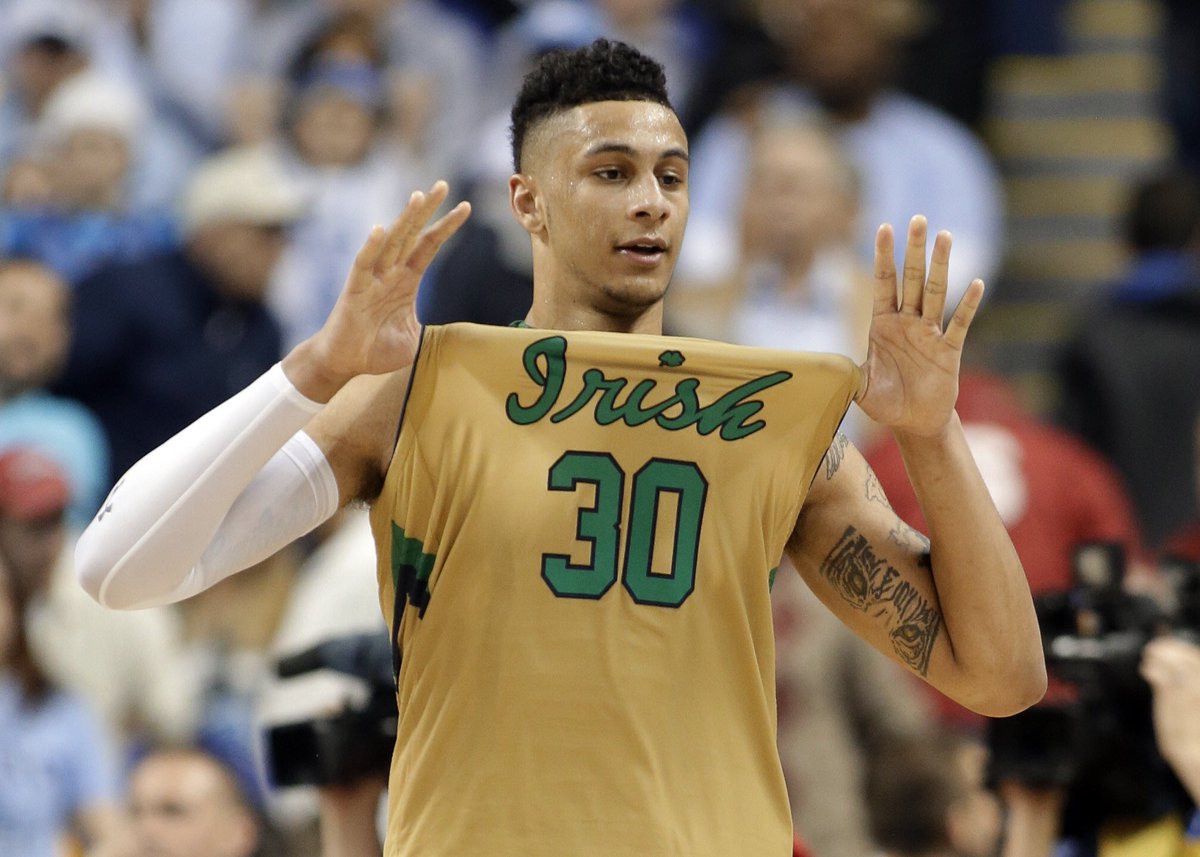 SPORTalkND's tweet photo. #Irish struggling to shot the ball tonight!

Need a lot more from Zach Auguste on the scoring end! https://t.co/fTSSUNsYzh