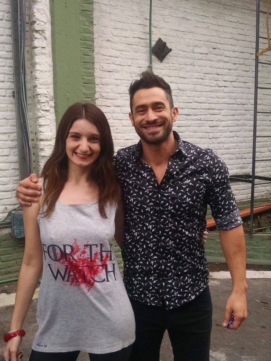 estilo_friki's tweet photo. Hermosos retratos del día de grabación del programa especial del desafío @UplayTelefe  @UPlayNetwork Felicidades! https://t.co/ewLgFBXKBd