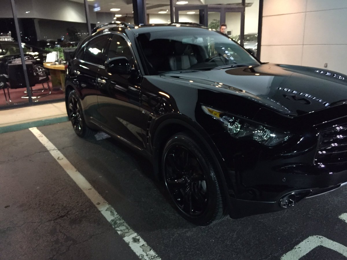 Justin_Fleites's tweet photo. My pops just got a new whip #infinitifam #batmobile https://t.co/85vVzOFwiT