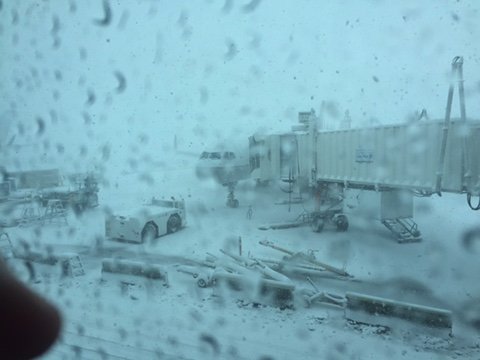 shapingthegame's tweet photo. Illustrations of #CX through the lens of the #DenverBlizzard https://t.co/LodW6pQ0DX https://t.co/bfBWr7sv78