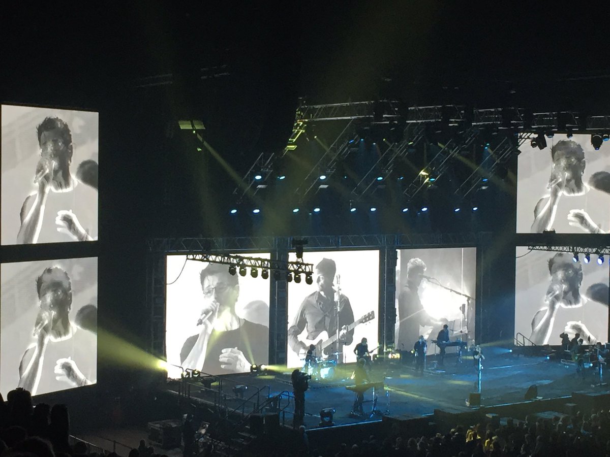 crooks_caroline's tweet photo. @aha_com amazing concert tonight #feel16again https://t.co/zaFQZvNGDV