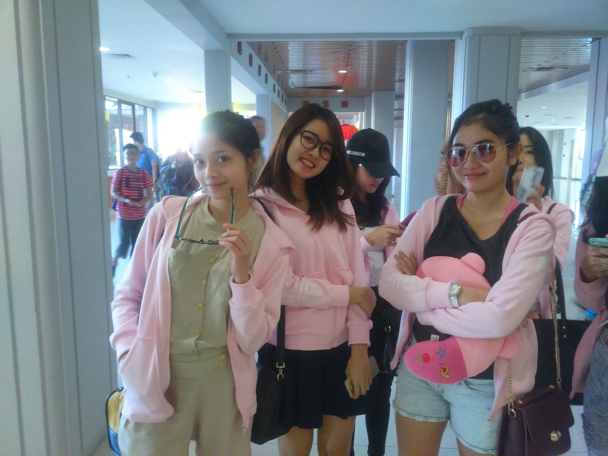 WeCanBeWinners's tweet photo. Haloo Bali...
Sampai ketemu nanti di Beachwalk, tepatnya di Booth-nya @canon_indonesia 
#CanonCherrybelleTourBali https://t.co/ALcSQpCAH5
