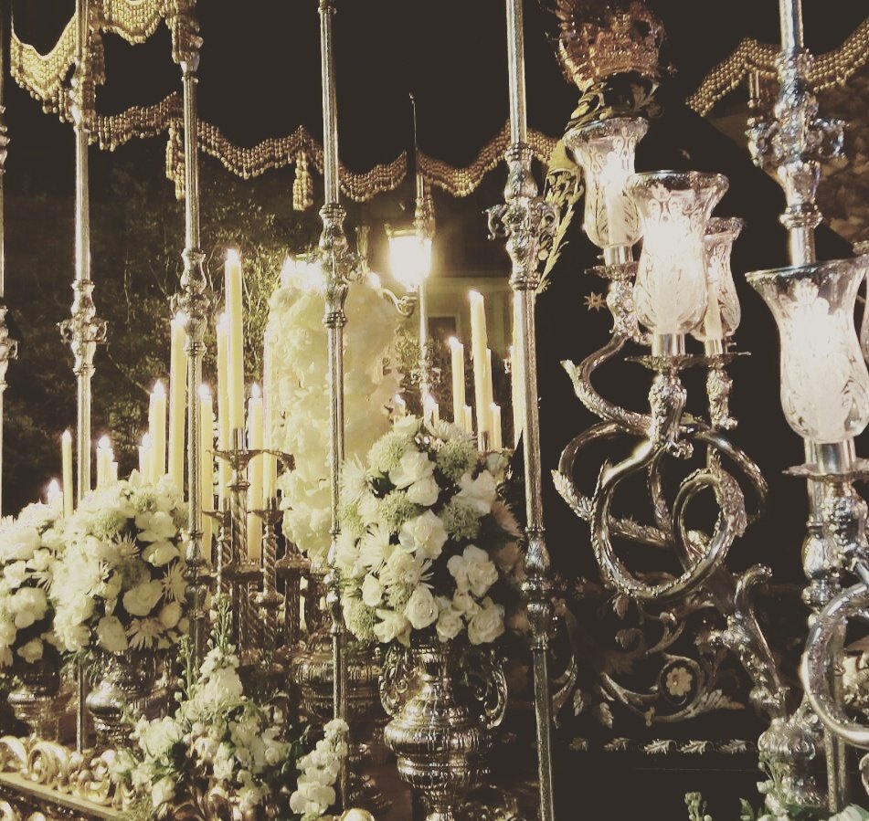 Palio de Estrellas en noche de Viernes Santo... Dolores de Cabra <a href="/HdadDoloresCabr/">Hdad Dolores Cabra</a>
