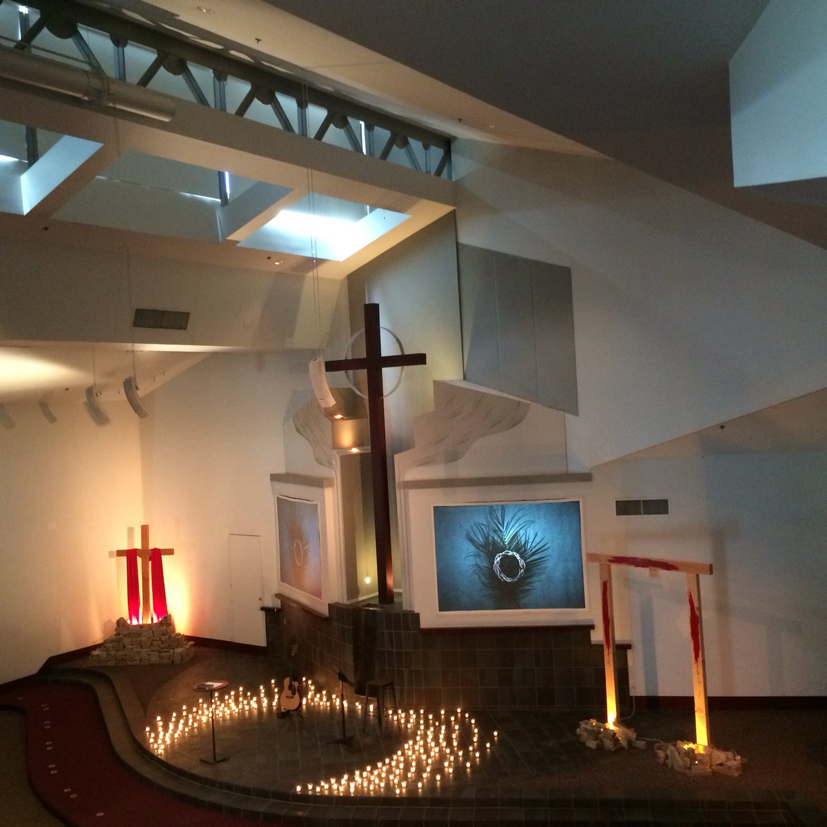 LCGSyouth's tweet photo. Good Friday service at 7pm tonight! https://t.co/nVxrfpwzrt
