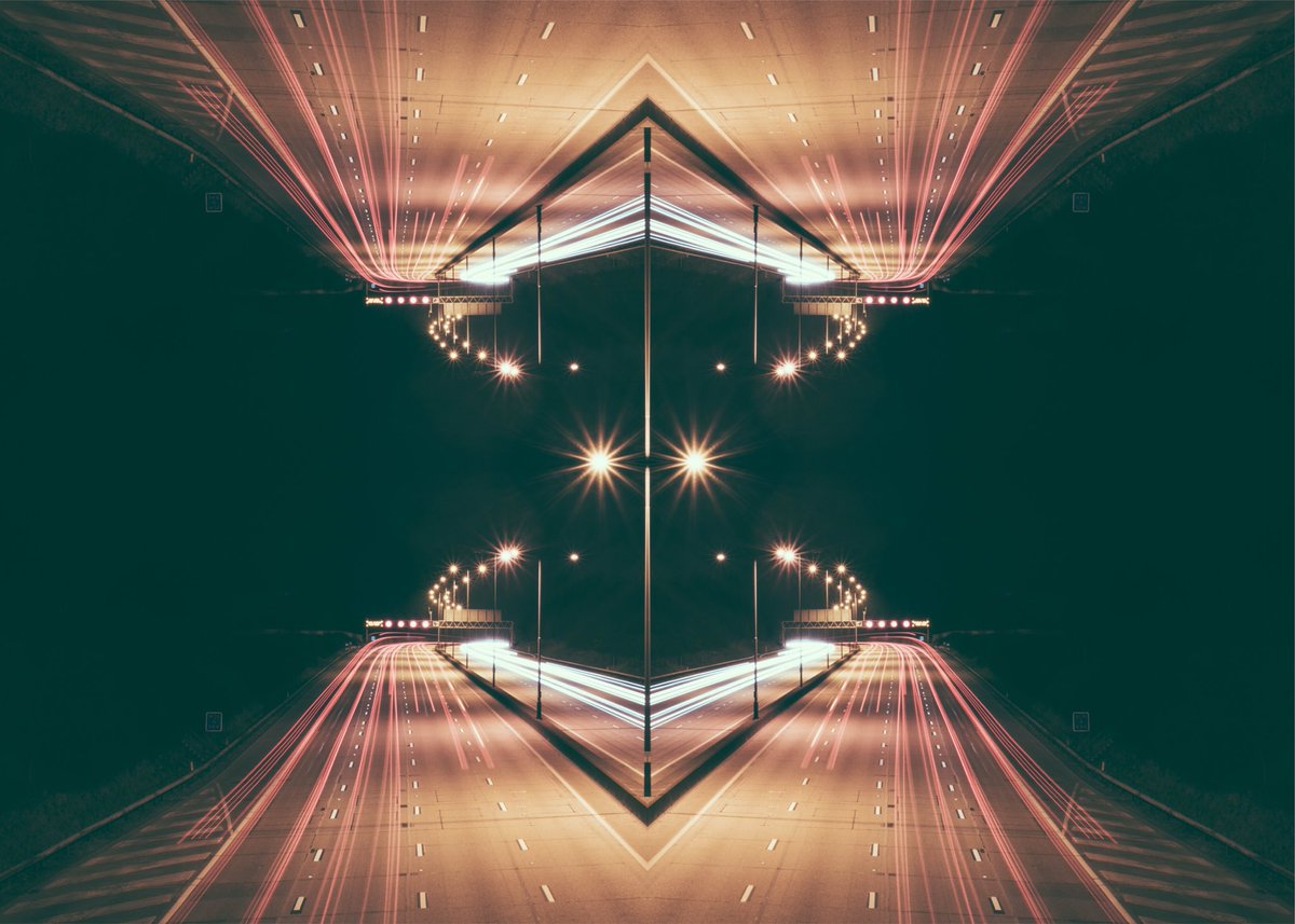 reflkt's tweet photo. Freebie @unsplash #reflktkrew #symmetry #iosapp #mobileapp #minimal #vscocam #mextures #abstract #art #way2ill #vibe https://t.co/hTklEU8UmH