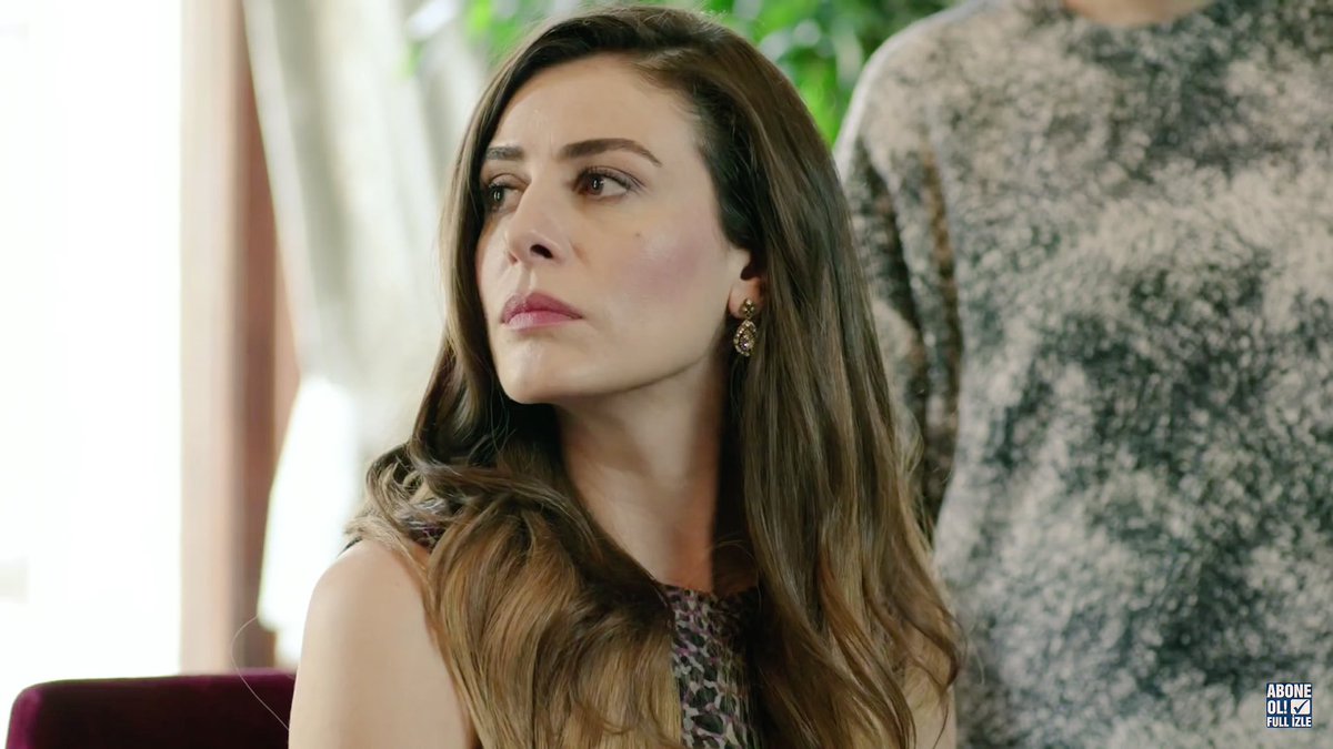 __Sarah0i's tweet photo. 🌸💜 - #Paramparça https://t.co/9yDuaCAebA