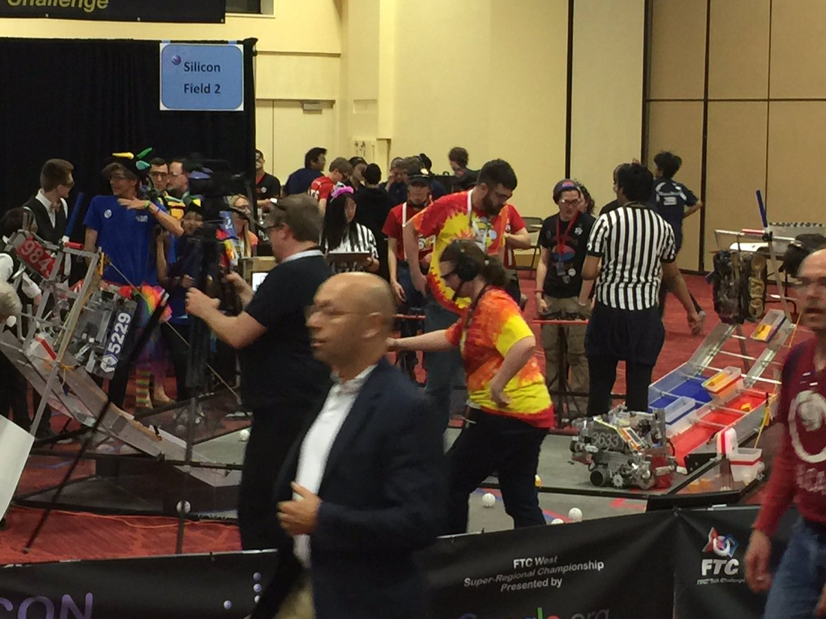RoBowties_6137's tweet photo. Great #firstresq match at #ftcwest with @Dragons5229 - double hang for score 455-286! @FIRSTSD @FTCTeams https://t.co/tPO0y8GYtp