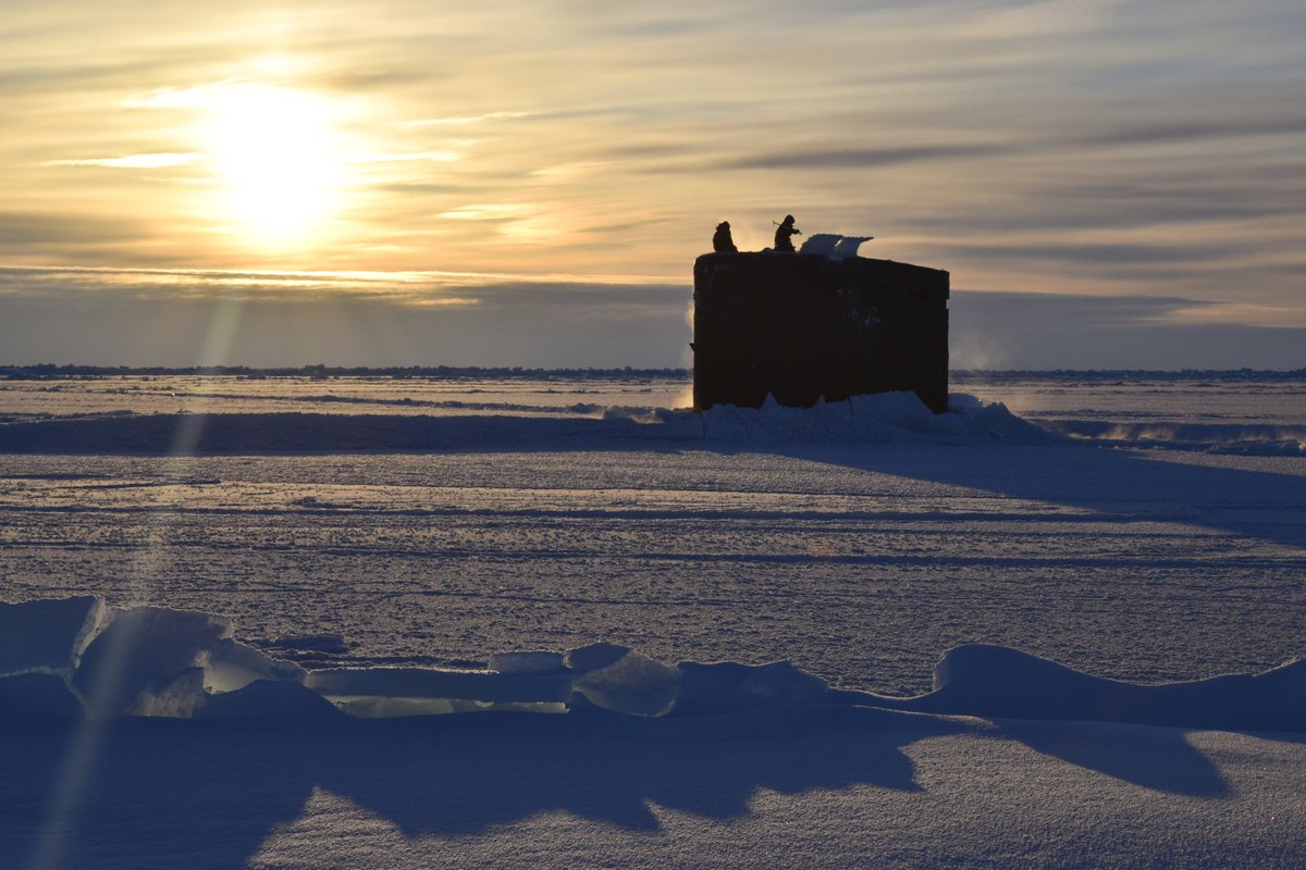 Tom_Antonov's tweet photo. Los Angeles-class submarine USS Hartford surfaces near Ice Camp Sargo during Ice Exercise #ICEX2016
#Arctic https://t.co/KYpSlGUHhP