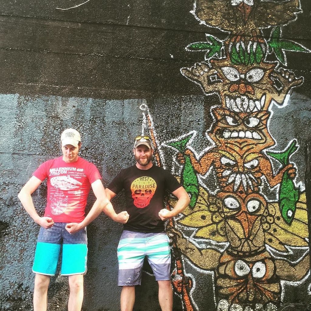 These two #goofballs #Hawaii #hilife #hiloside #tikimen #graffiti #travel #wanderlust #adv… ift.tt/1T9UfN6