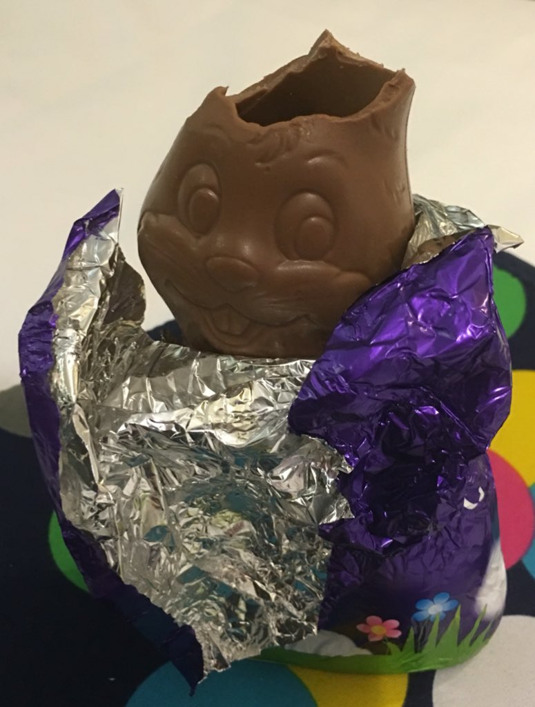 GeekByteUK's tweet photo. @sharkbaitplays @Naysayerz @TheChigs @TimmehGee I'm stuffed BUT it seems this bunny has lost its mind
#easterchoc https://t.co/8IBGbikqhb