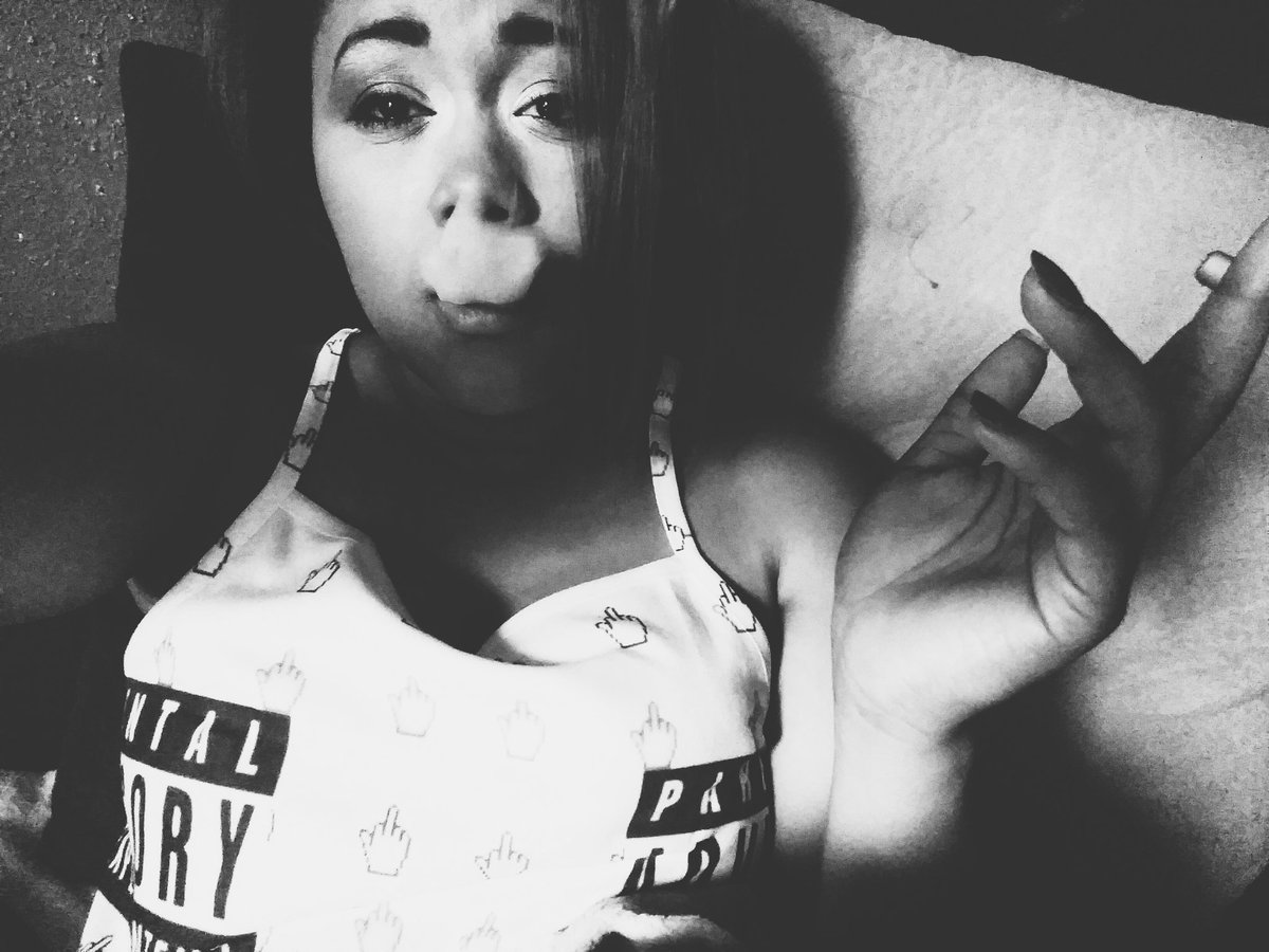 Wild00Wild's tweet photo. Defiantly a Good Friday....😚💨✌😝 https://t.co/uqy0cdKla2