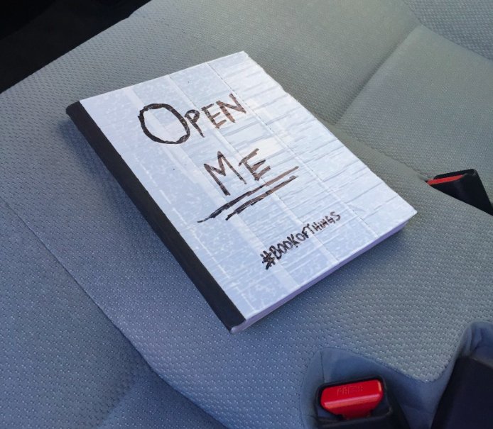 lyft's tweet photo. This Lyft driver produced a #BookofThings to give his passengers a chance to be creative. π¨ https://t.co/mMvTs3mHS1 https://t.co/usQmLV3qMt