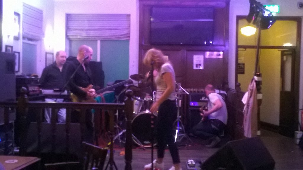 bobbydenning71's tweet photo. Live music in the town hall poulton.I said that you look good on the dance floor,,,,#sbpb https://t.co/wymEXSZx3l