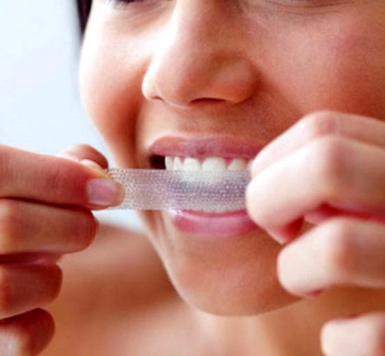 commonmedical's tweet photo. Check out Tooth Whitening Trends https://t.co/YqGIZaOu0I #Teethwhitening #oralhealth #Healthyteeth https://t.co/oFxMb52VGa