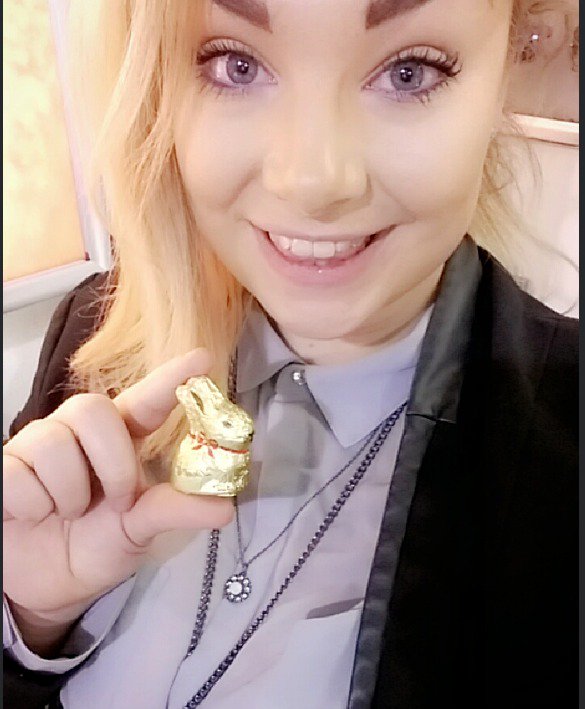 FarrellBriona's tweet photo. Last Customer thanked me with a little Easter treat! Great end to a Great day!! #energyiskey @Darraghd7 @SGHJDunaway https://t.co/tuWH9bFDWI