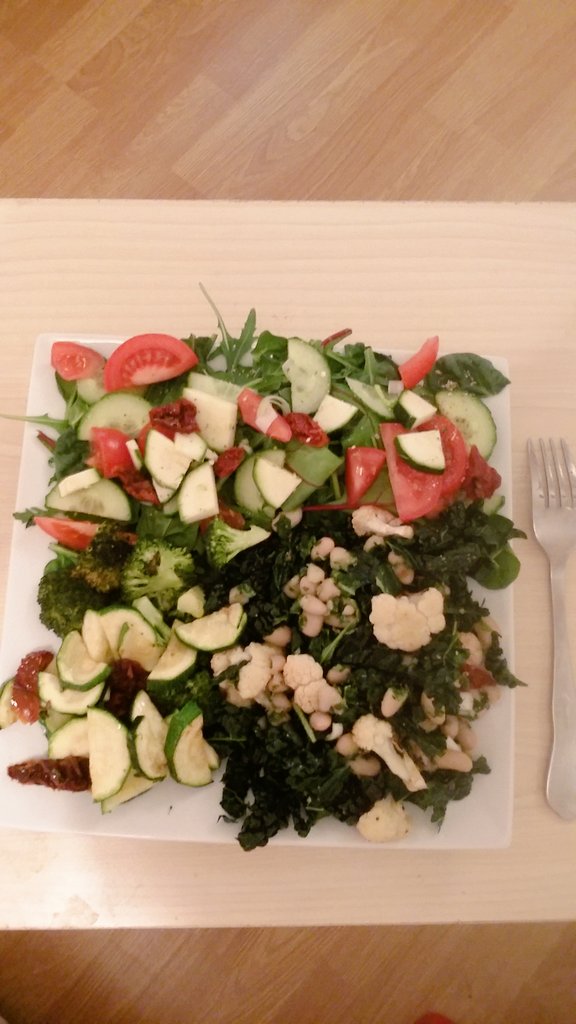 clare_original's tweet photo. @Slimmables @Josiestweet never underestimate the taste of clean eating๐ #nevergowithout #variety #c&g #nutritious https://t.co/nHhy4vBvYf