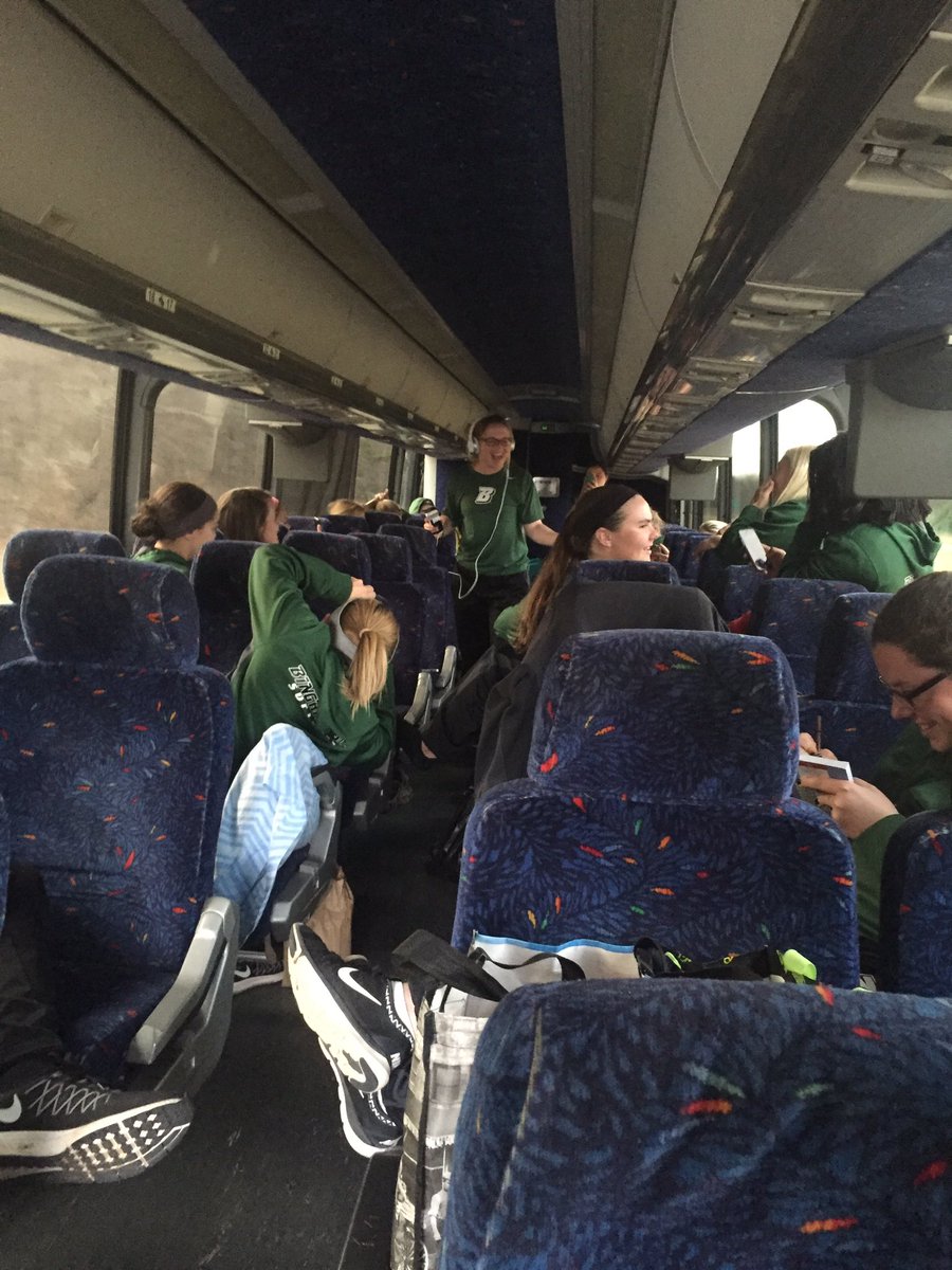 BinghamtonSOFT's tweet photo. The iPod game has started #getITgirl #hitTHEMhighNOTES #stickTOsoftball #laughsFORall https://t.co/JTiQqIQLGM