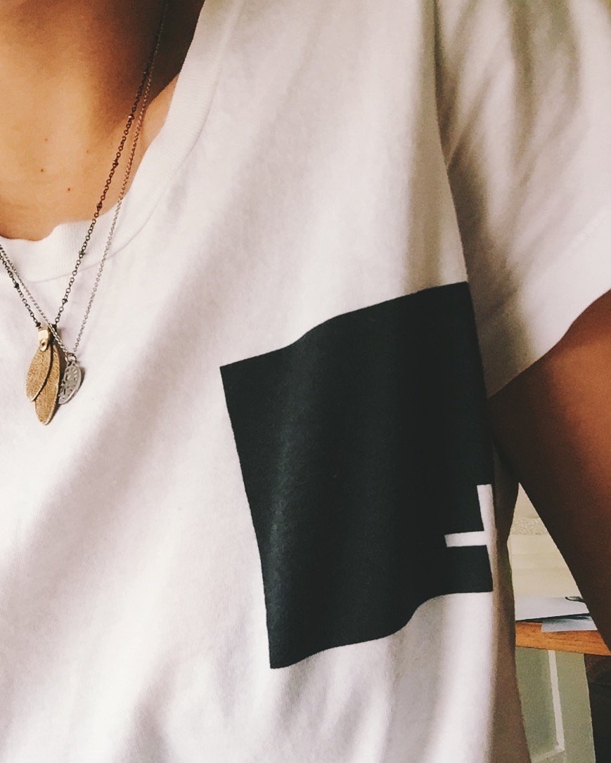 badass_tees's tweet photo. « There are all kinds of #love in this world, but never the same love twice. » #badass #tees https://t.co/11tgSPkpyR https://t.co/BPykM0ufKd