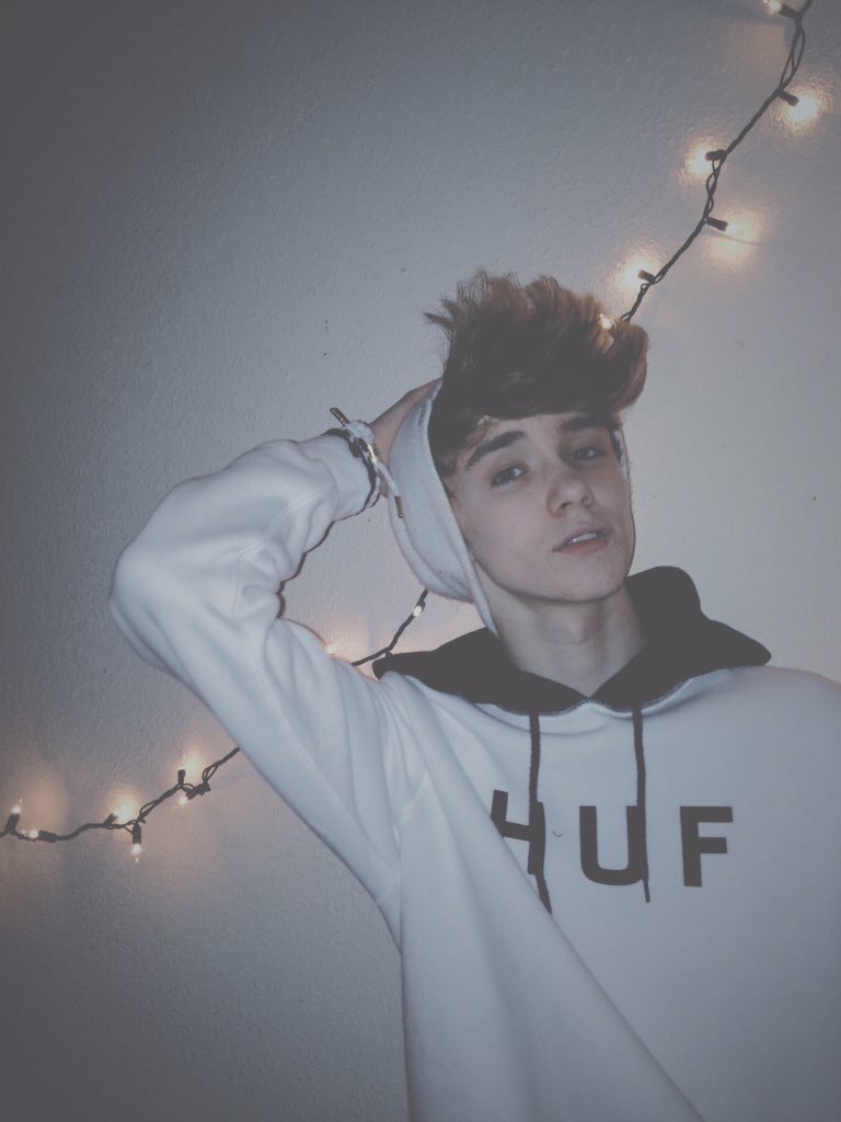 New fake 👌🏼

Please retweet ✌🏼️

Not new to RP/FL