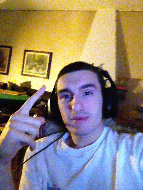 ultrastave's tweet photo. 100 rt e foto imbarazzante di questo uomo fate girare!!!!! https://t.co/V4F1a71lJi