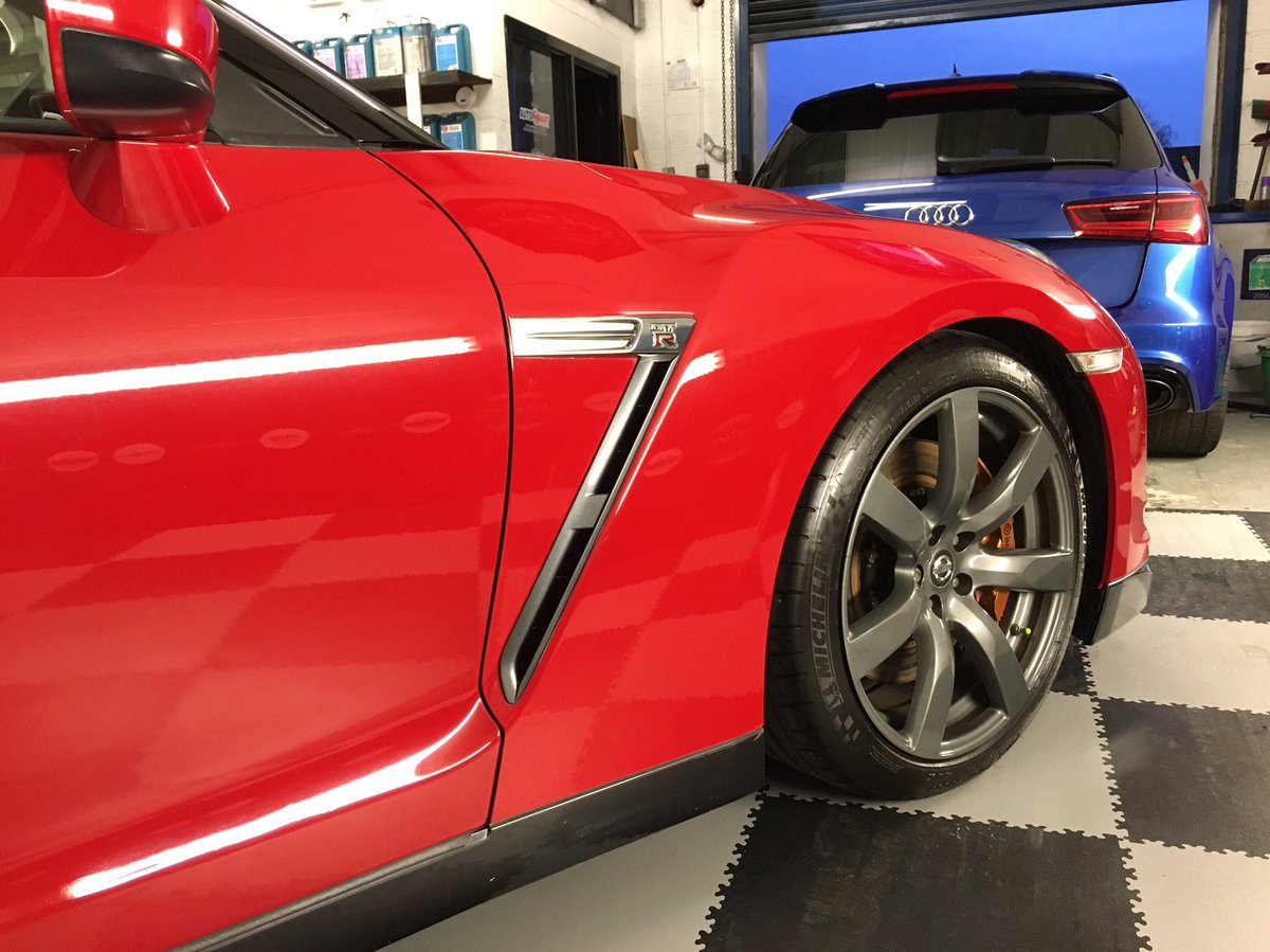 SmgValeting's tweet photo. #nissangtr #gtr #gtechniq #gyeon #nissangtr #valeting #detailing #cardetailing #smgvaleting #autosmart https://t.co/5e5v4ePjWq