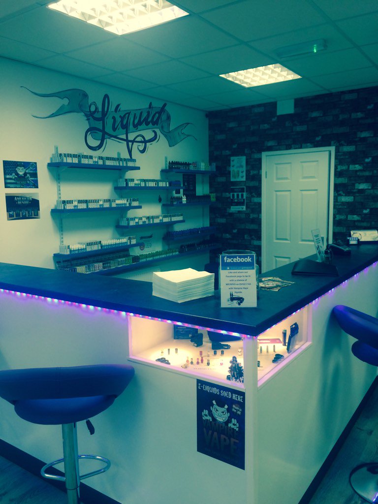 gold_vape's tweet photo. Definitely has the female #vapeshop look #purple #vapecommuninity #vape #ecigs https://t.co/YQ3e9jUY0J