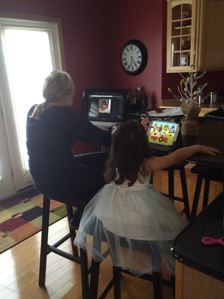 tzieroff's tweet photo. My two favorite girls working hard. #screengeneration @KZieroff https://t.co/HaPTuQg3jV