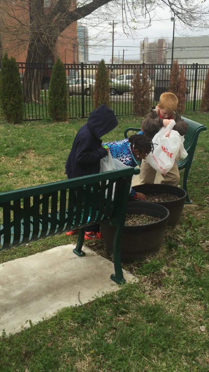 abctchr23's tweet photo. Hunting for sight word and equation filled eggs! @Engelhard_Elem https://t.co/Rx0mJploJg
